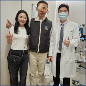 陳院長與白內障術後的滿意病人合照