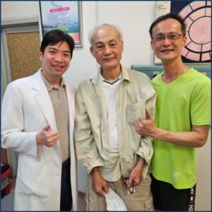 陳醫師與屏東鄉親白內障術後合照