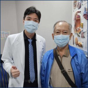 陳醫師與高雄五福白內障手術患者合照