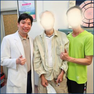 屏東眼科專科陳冠博醫師與微創白內障術友紀念照