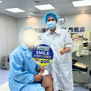 高雄眼科專科陳冠博醫師與近視雷射術友溫馨合照