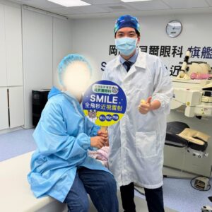 台北眼科專科陳冠博醫師與近視雷射術友溫馨合照