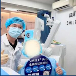 台北眼科專科陳冠博醫師與近視雷射術友溫馨合照